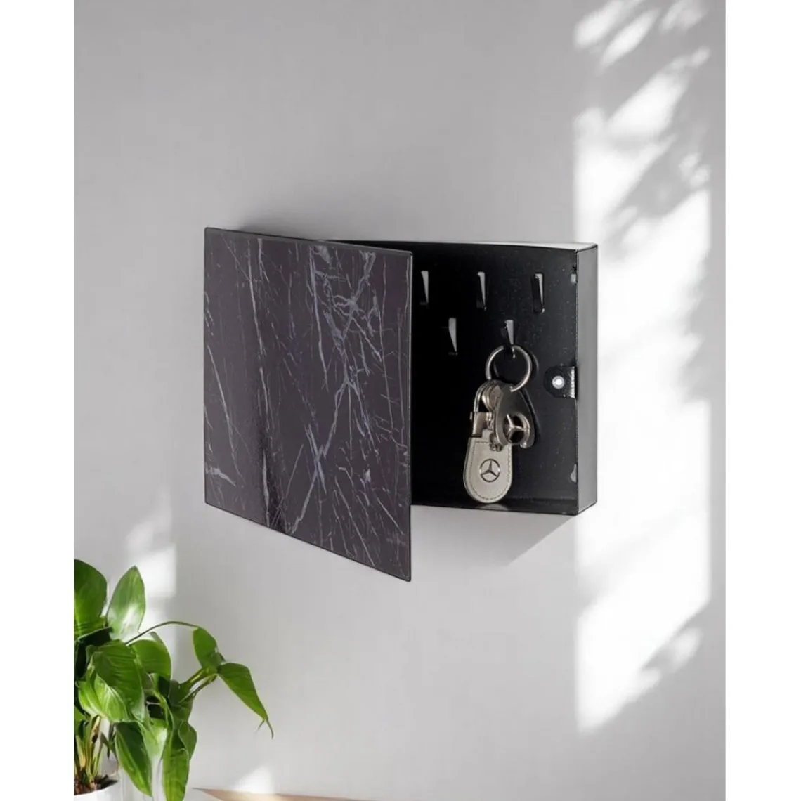 3S. x Home Boite de rangement en métal laqué noir motif marbre foncé avec 9 crochets Discount