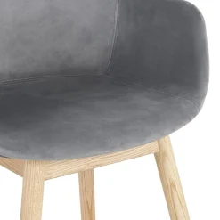 ALTEREGO Chaise avec accoudoirs 'FRIDA' en velours gris et pieds en bois naturel Outlet