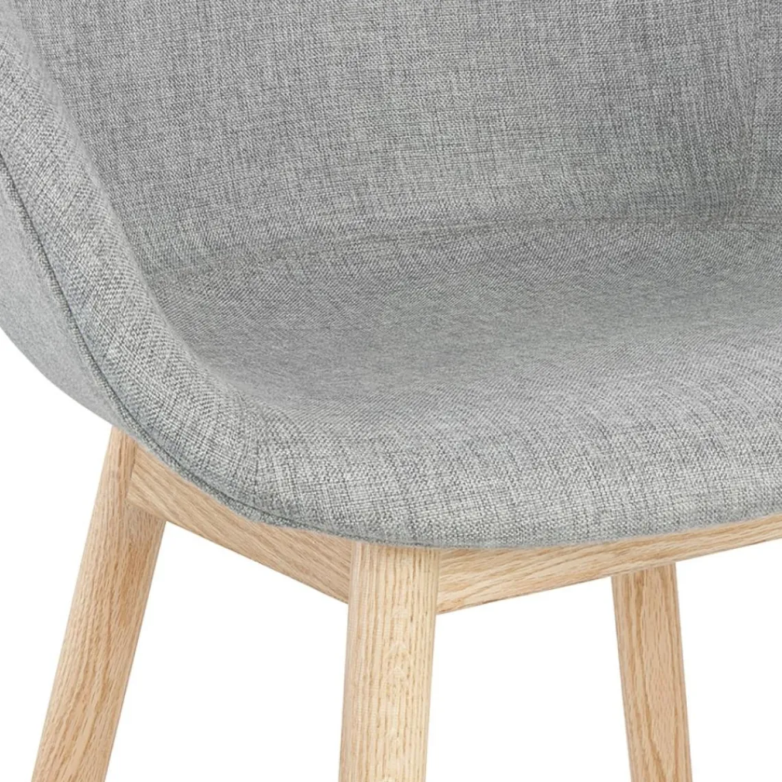 ALTEREGO Chaise avec accoudoirs 'LAMBIC' en tissu gris clair et pieds en bois naturel Sale