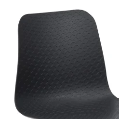 ALTEREGO Chaise design 'GAUDY' noire avec pied en métal chromé Outlet