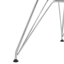 ALTEREGO Chaise design 'GAUDY' noire avec pied en métal chromé Outlet