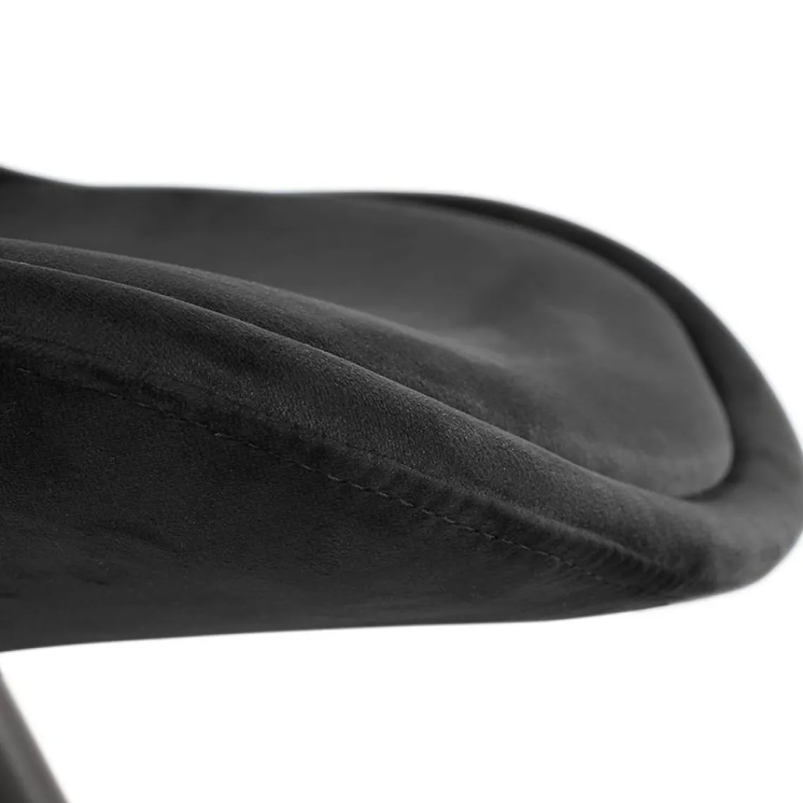 ALTEREGO Chaise design 'HAMILTON' en velours noir et pieds en bois noir Discount