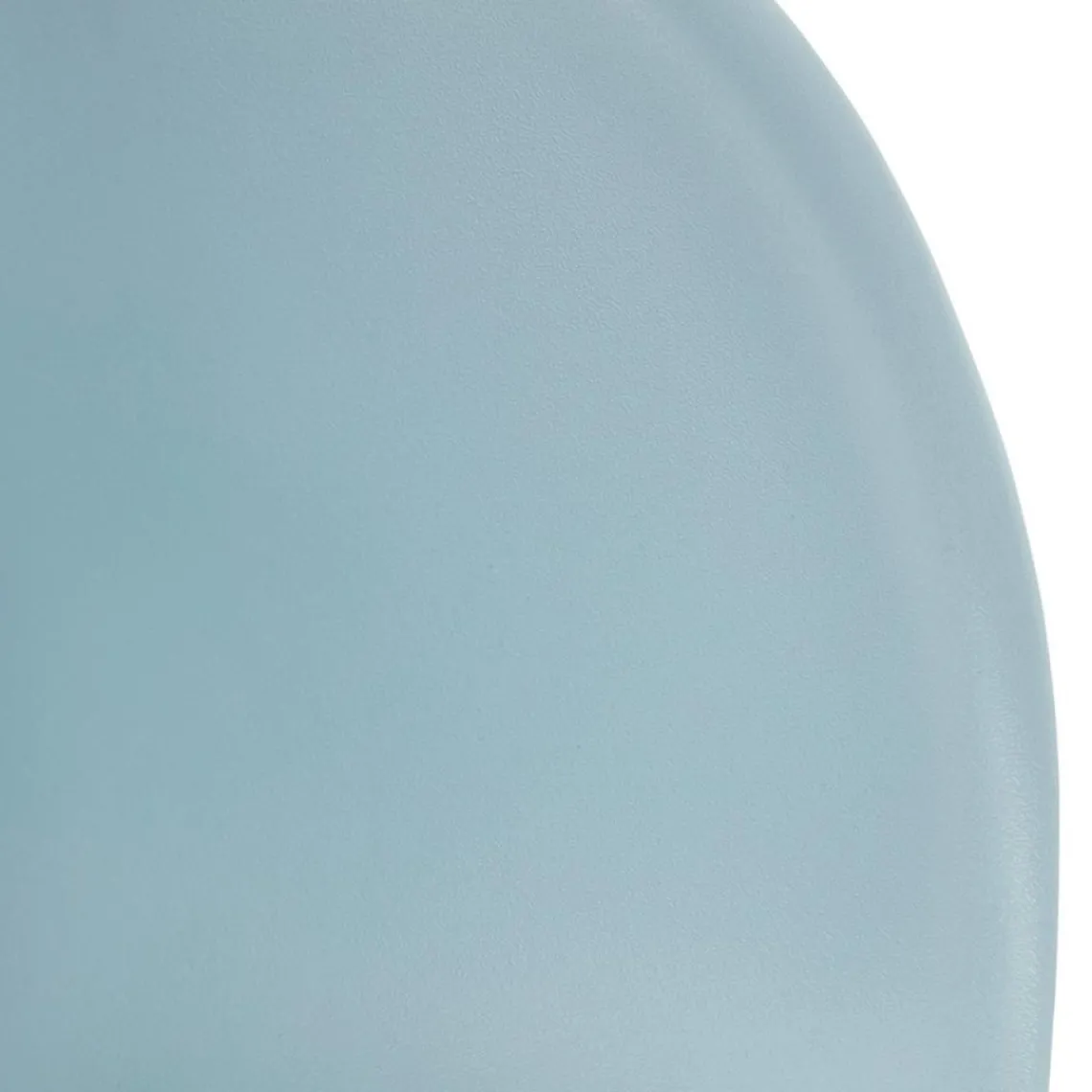 ALTEREGO Chaise moderne 'FIDJI' bleue avec pieds en métal blanc Best