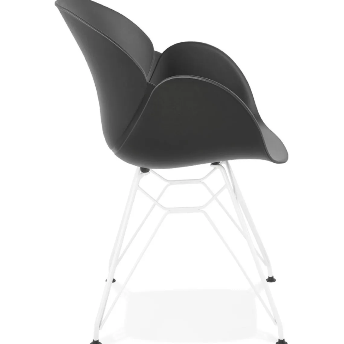 ALTEREGO Chaise moderne 'FIDJI' noire avec pieds en métal blanc Hot