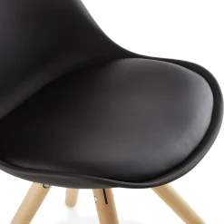 ALTEREGO Chaise scandinave 'GOUJA' noire Hot