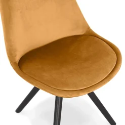 ALTEREGO Chaise vintage 'RICKY' en velours moutarde et pieds en bois noir