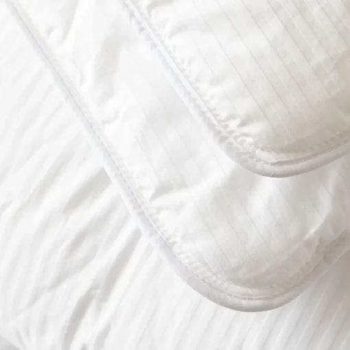 Essix Couette bébé synthétique 300 grm² enveloppe coton Eden - Blanc Clearance