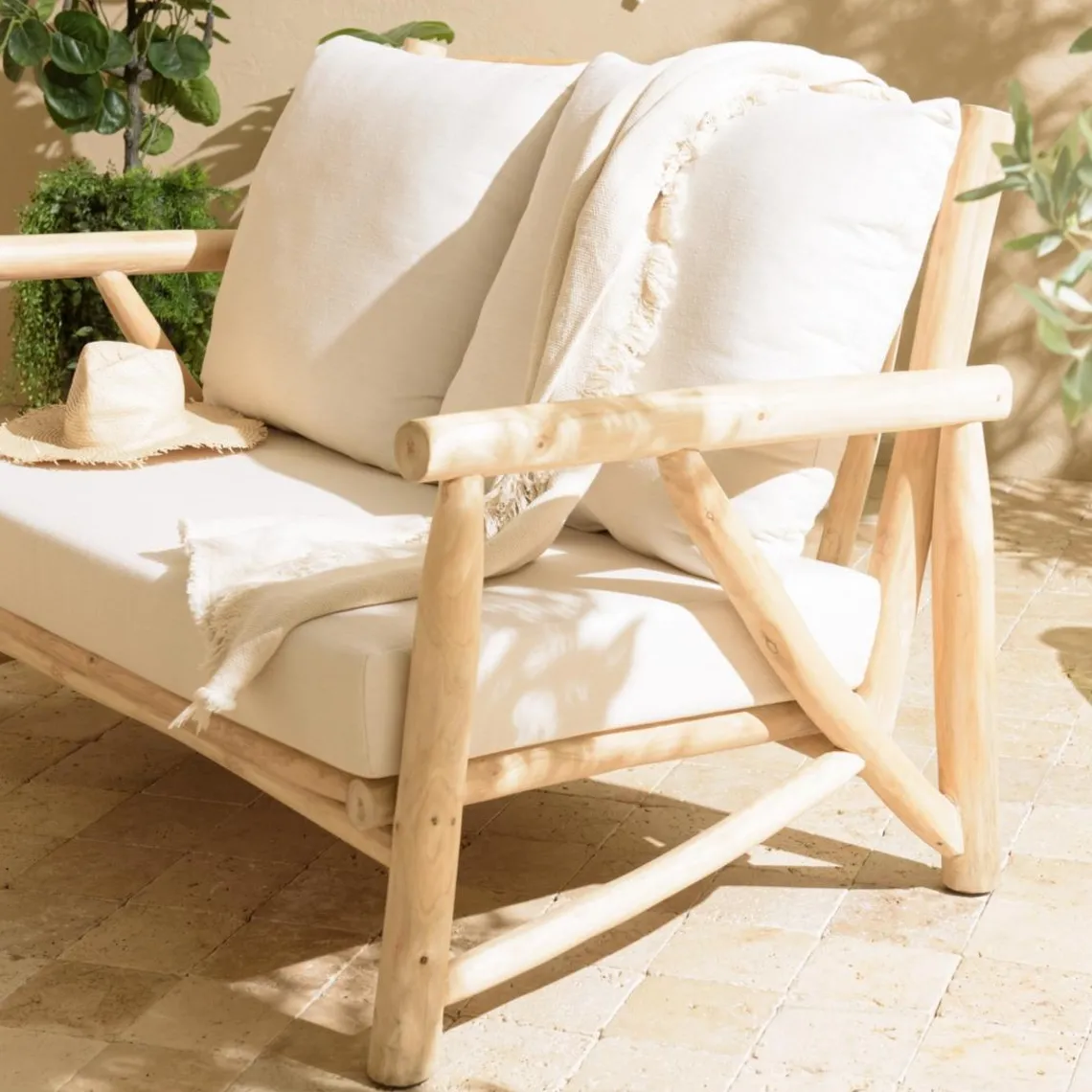 Macabane Ensemble canapé 2 places 2 fauteuils 1 table basse en teck MADURA Blanc New