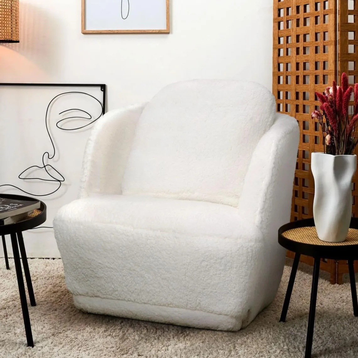 3S. x Home Fauteuil cosy Furdol Tissu Effet peau de mouton Crème Online