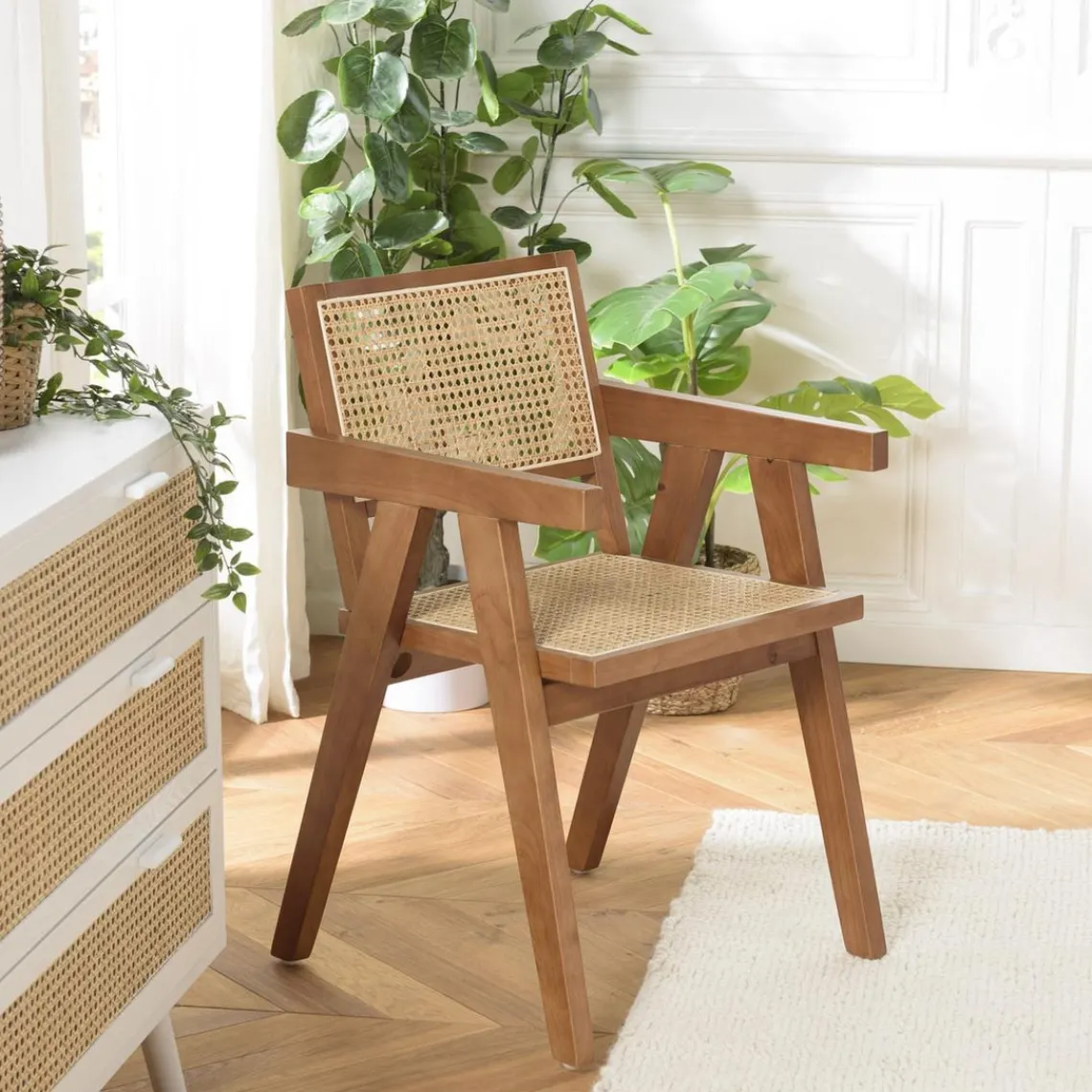 Macabane Fauteuil en bois d’Hévéa foncé dossier et assise rotin naturel AGATHE Bois Foncé Best