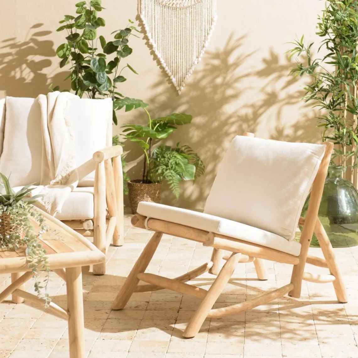 Macabane Fauteuil lounge en branches de Teck naturel avec coussin blanc WILL Best