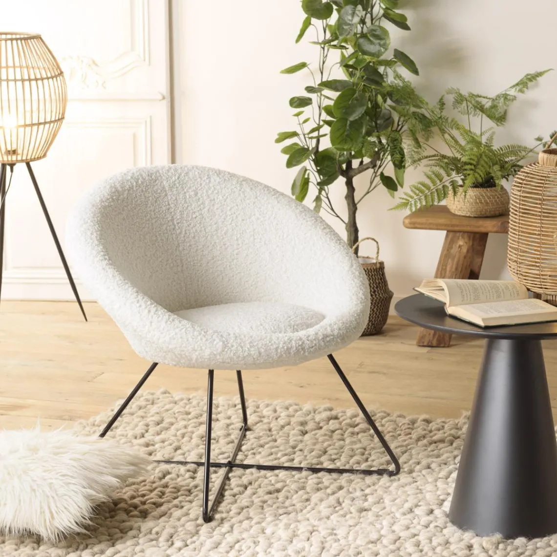 Macabane Fauteuil tissu bouclette blanc pieds croisés métal noir Discount