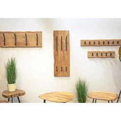 3S. x Home Garderobe murale en bois et 8 crochets en métal noir