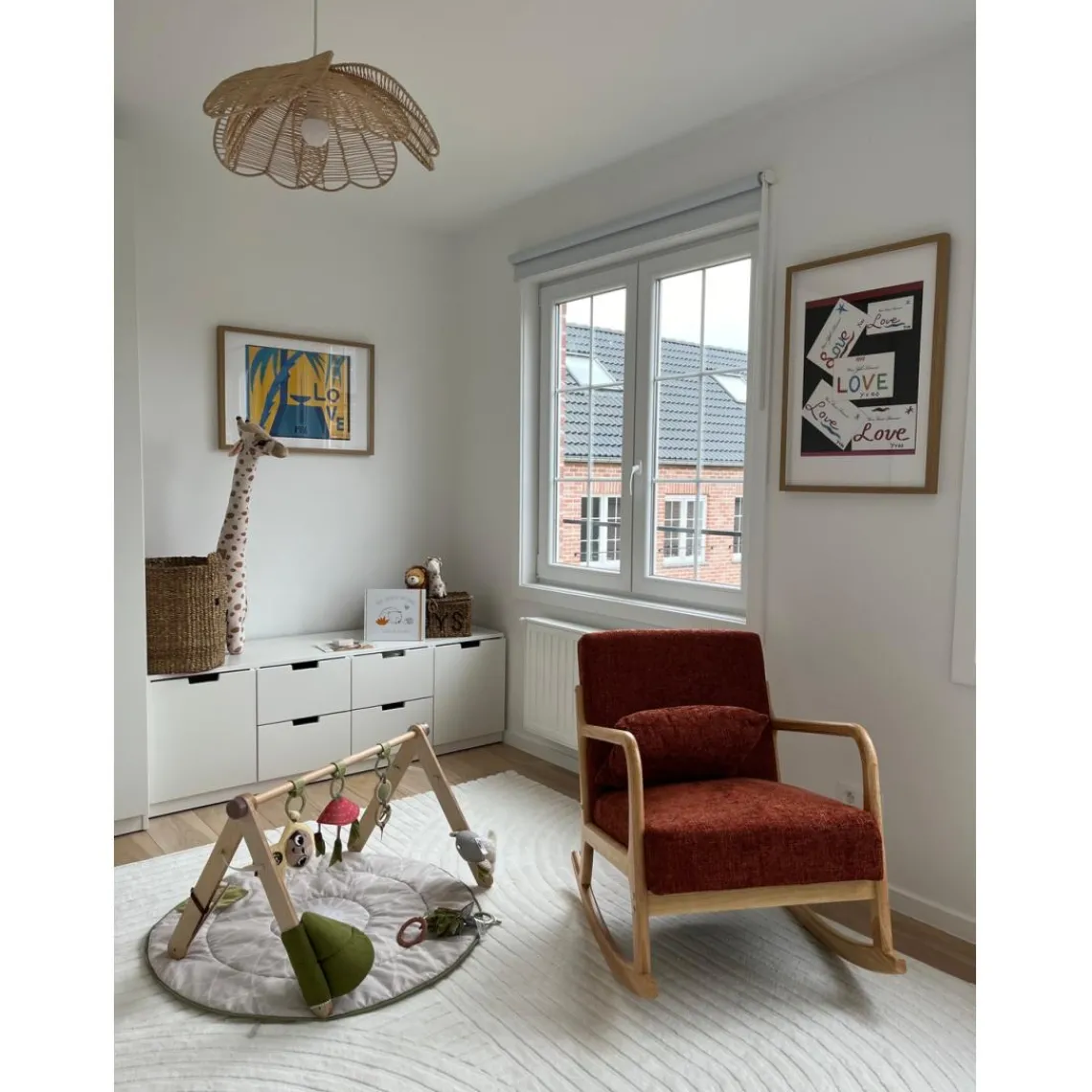 3S. x Home Le fauteuil à bascule DIANA avec son design scandinave rouge Hot