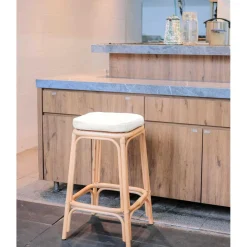 3S. x Home Le tabouret de bar OBIRA design scandinave élégant assise en rotin avec cousin amovible
