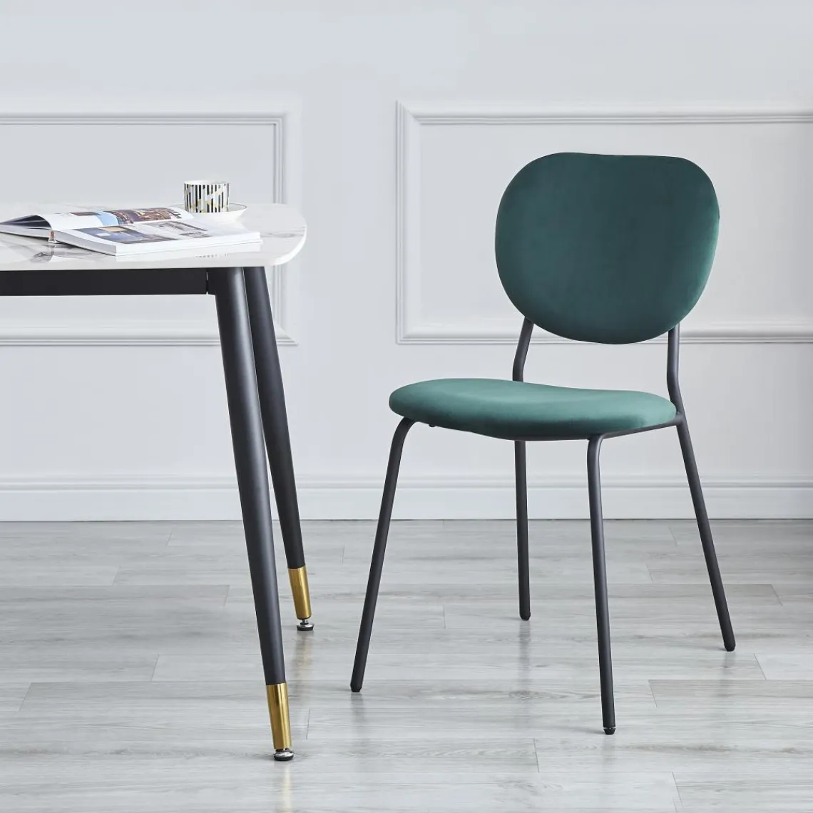 3S. x Home Lot de chaises SUZUKA avec son design scandinave vert New