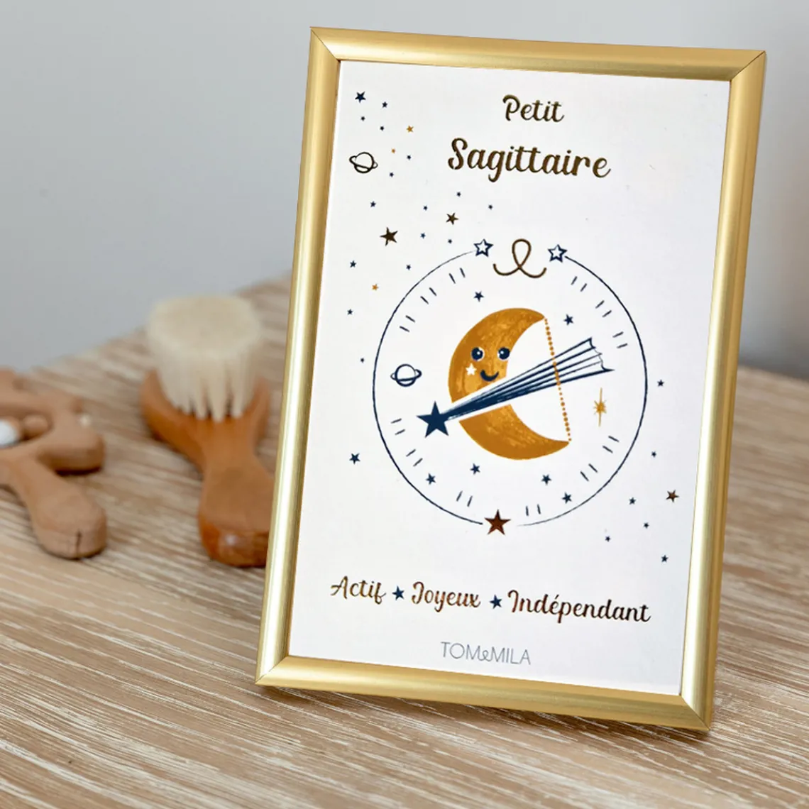 Tom & Mila Petite carte Astro avec enveloppe, blister et cadre doré Sagittaire Sale
