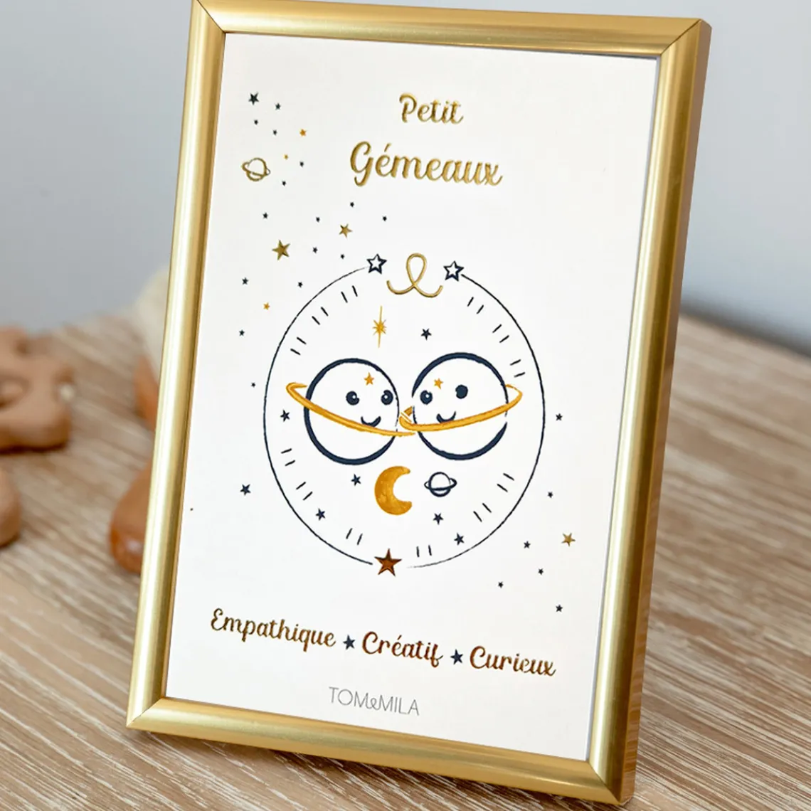 Tom & Mila Petite carte Astro avec enveloppe, blister et cadre doré Gémeaux Discount