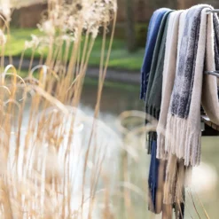 Maison Vivaraise Plaid recyclé Isabel uni Marine 130 x 160 Sale