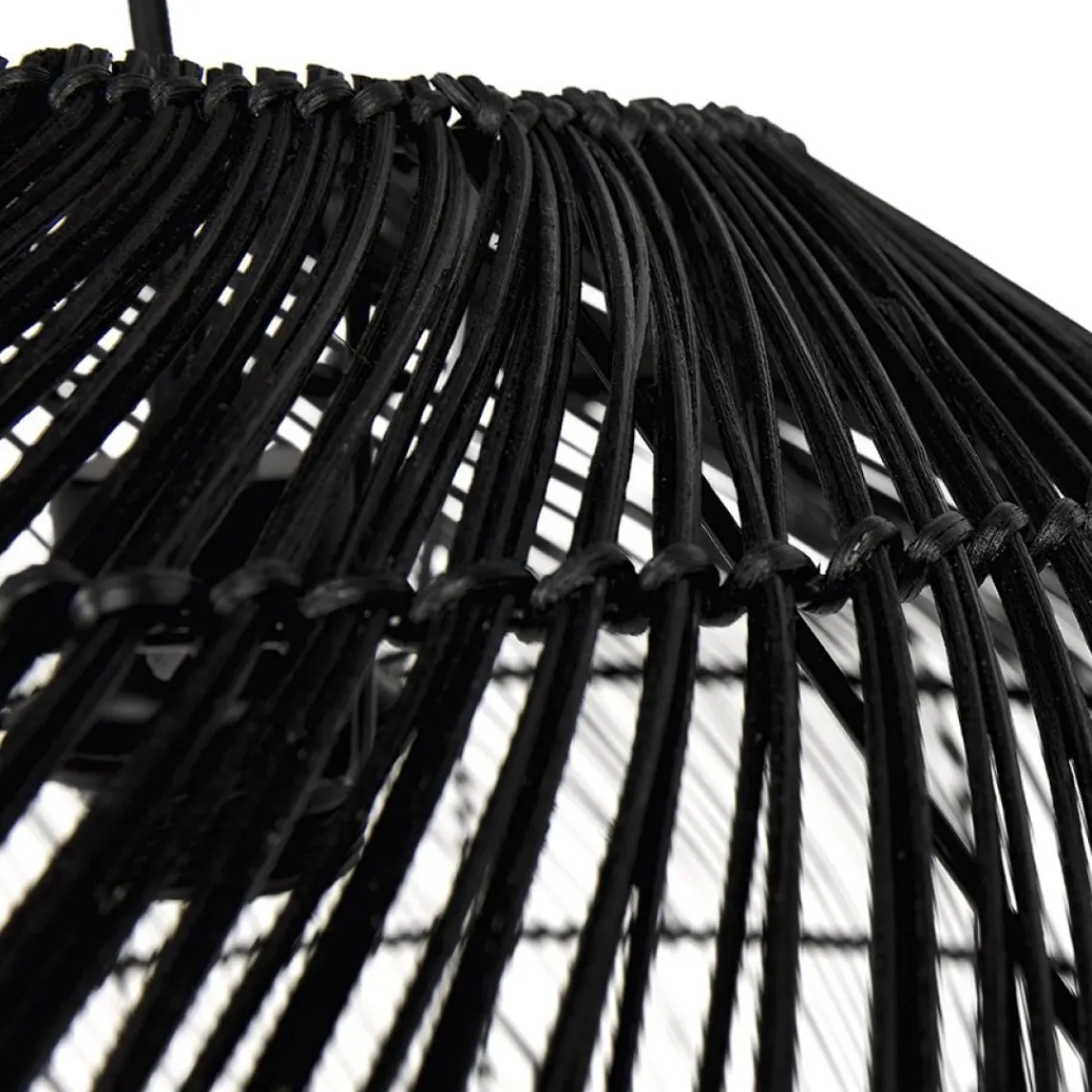 ALTEREGO Suspension ronde 'CANUL' en rotin tressé noir Outlet