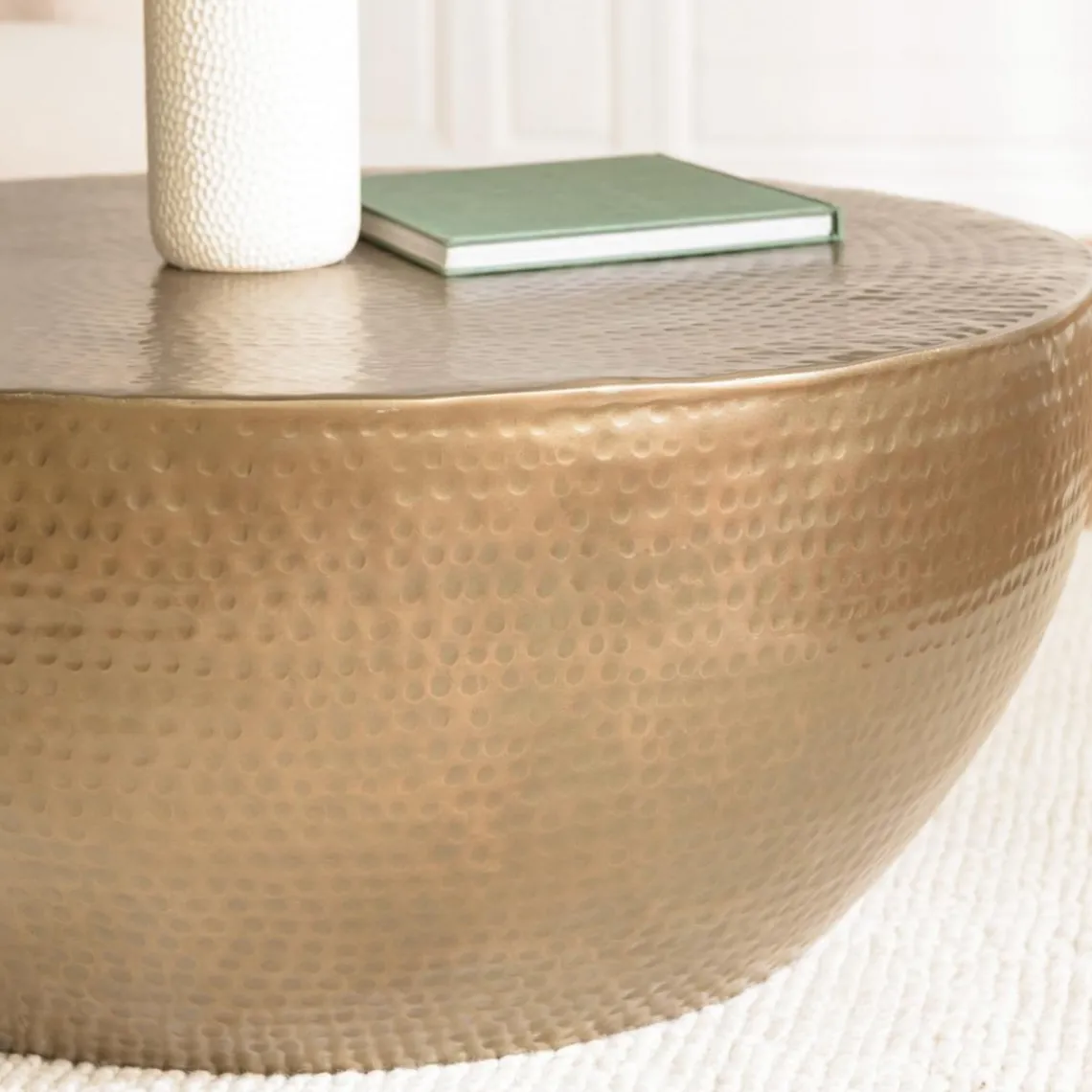 Macabane Table basse coque ronde en Aluminium Doré antique JOHAN Hot