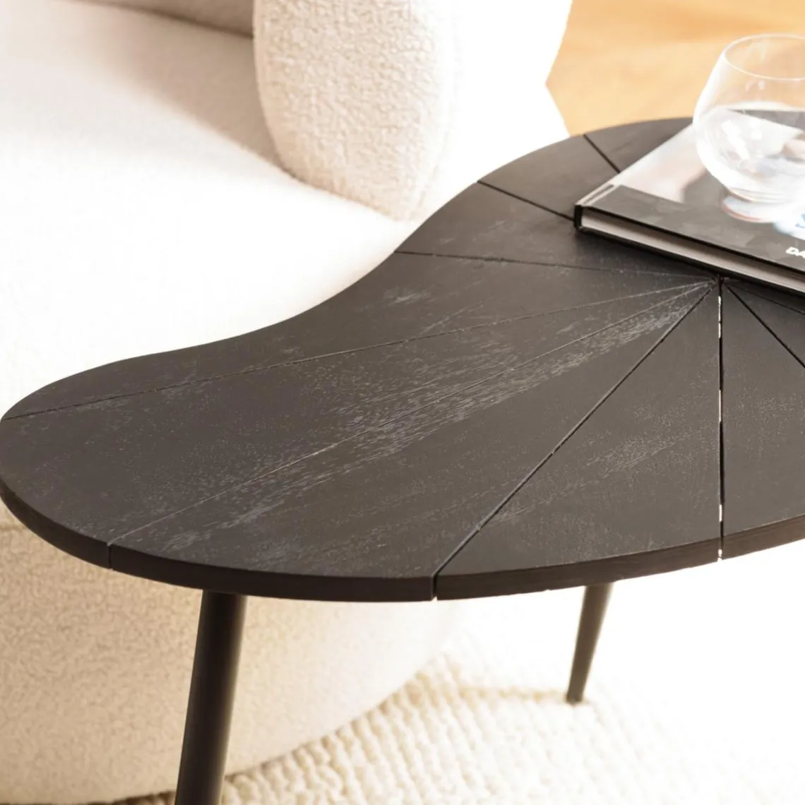 Macabane Table d’appoint ovoïde plateau texturé Noir mat et pieds Fer noir JAMES Outlet