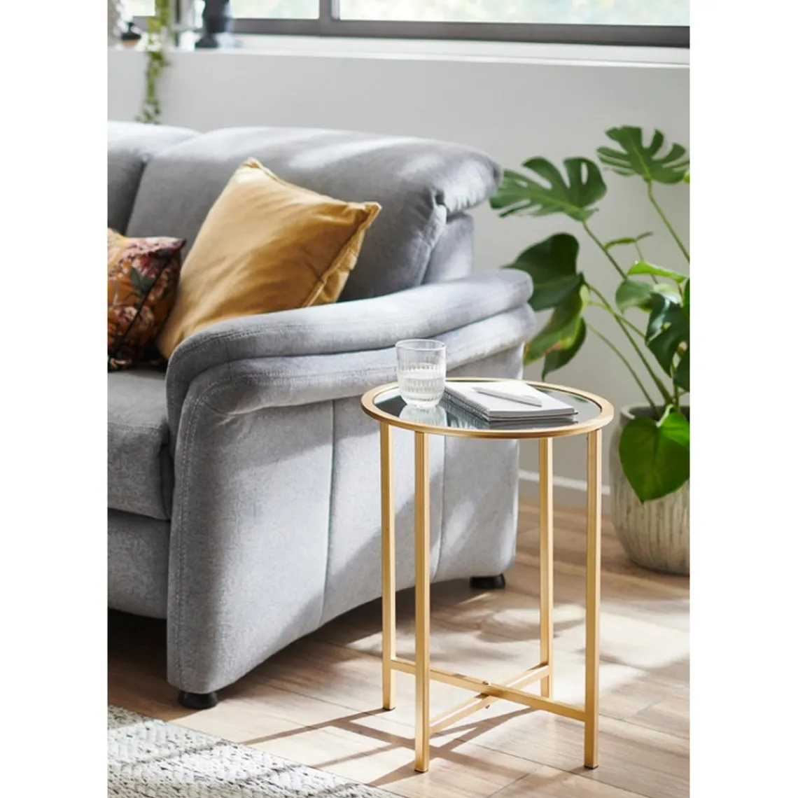 3S. x Home Table d'appoint ronde Dorée en Métal laqué et plateau en miroir New