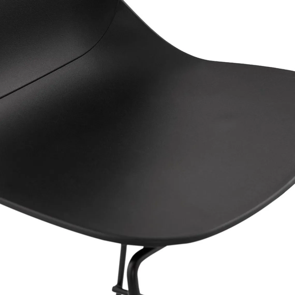 ALTEREGO Tabouret de bar design 'BERLIN' noir empilable style industriel Discount