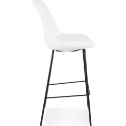 ALTEREGO Tabouret de bar 'LEONIE' en tissu bouloché blanc et pied en métal noir
