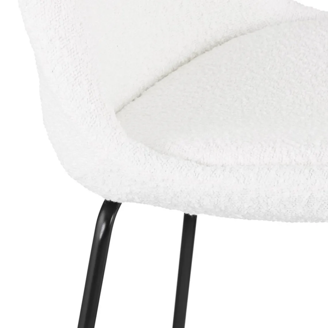 ALTEREGO Tabouret de bar 'LEONIE' en tissu bouloché blanc et pied en métal noir