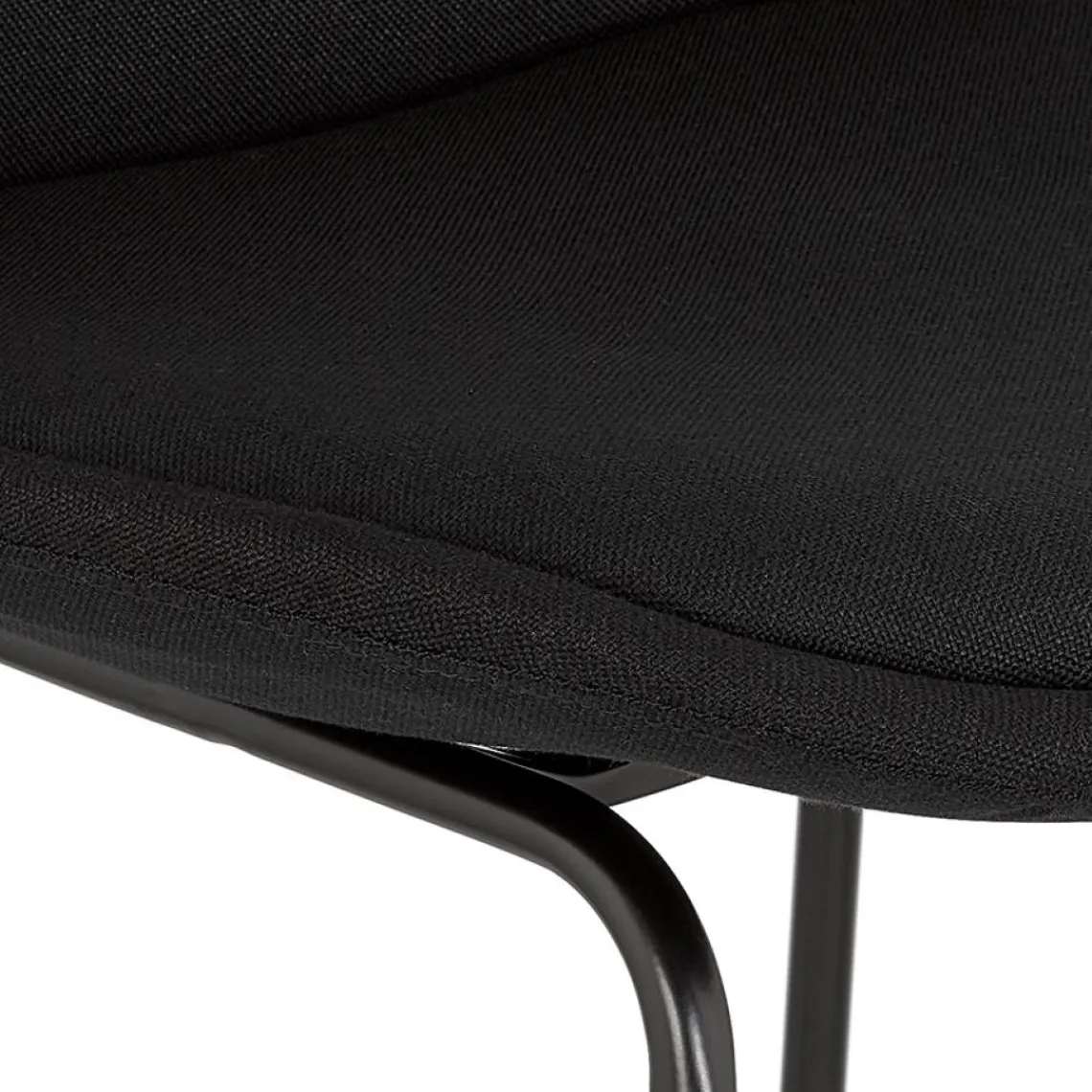 ALTEREGO Tabouret snack mi-hauteur 'RIGO MINI' en tissu noir et pieds en métal noir Best