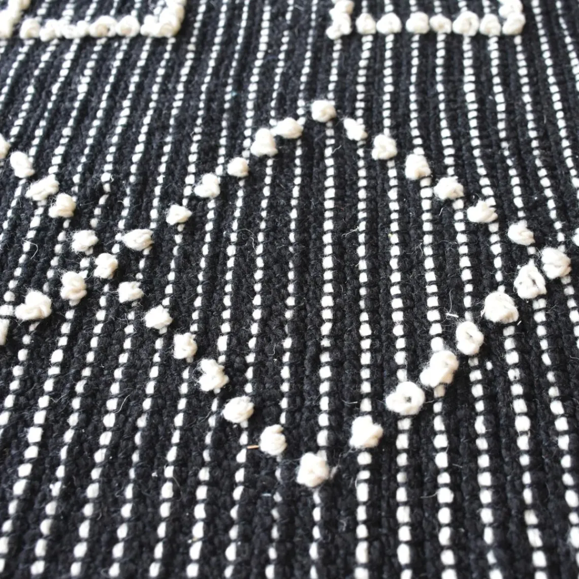 Maison Vivaraise Tapis Gimie Charbon/ivoire 120 x 180 Best