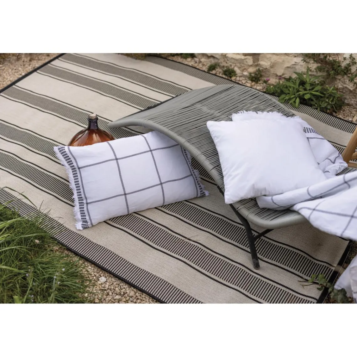 Maison Vivaraise Tapis Paomia 2 outdoor Perle 60 x 110 Gris perle Outlet
